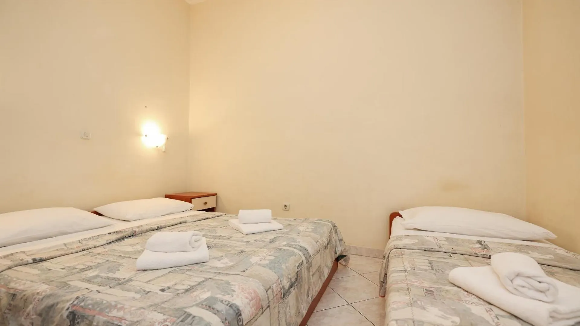 Beachfront Apartments Jermen Sukošan